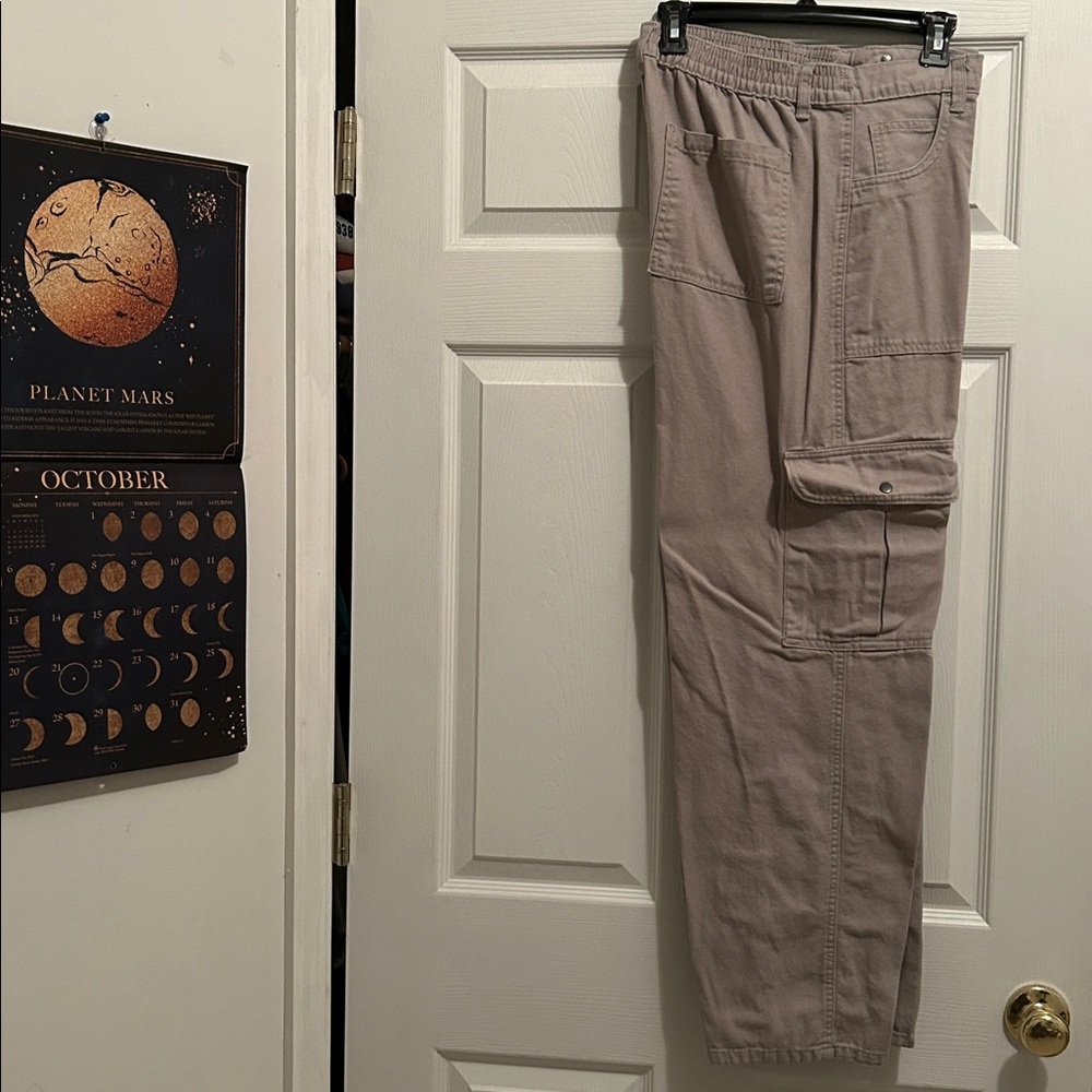 Aeropostale Tan Utility Cargo Pants